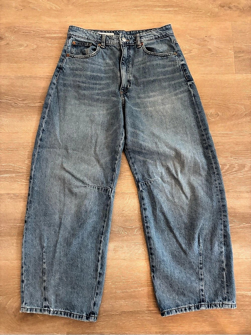 Zara Straight Leg Jeans in Blue, Waist US 6 (EU 38)